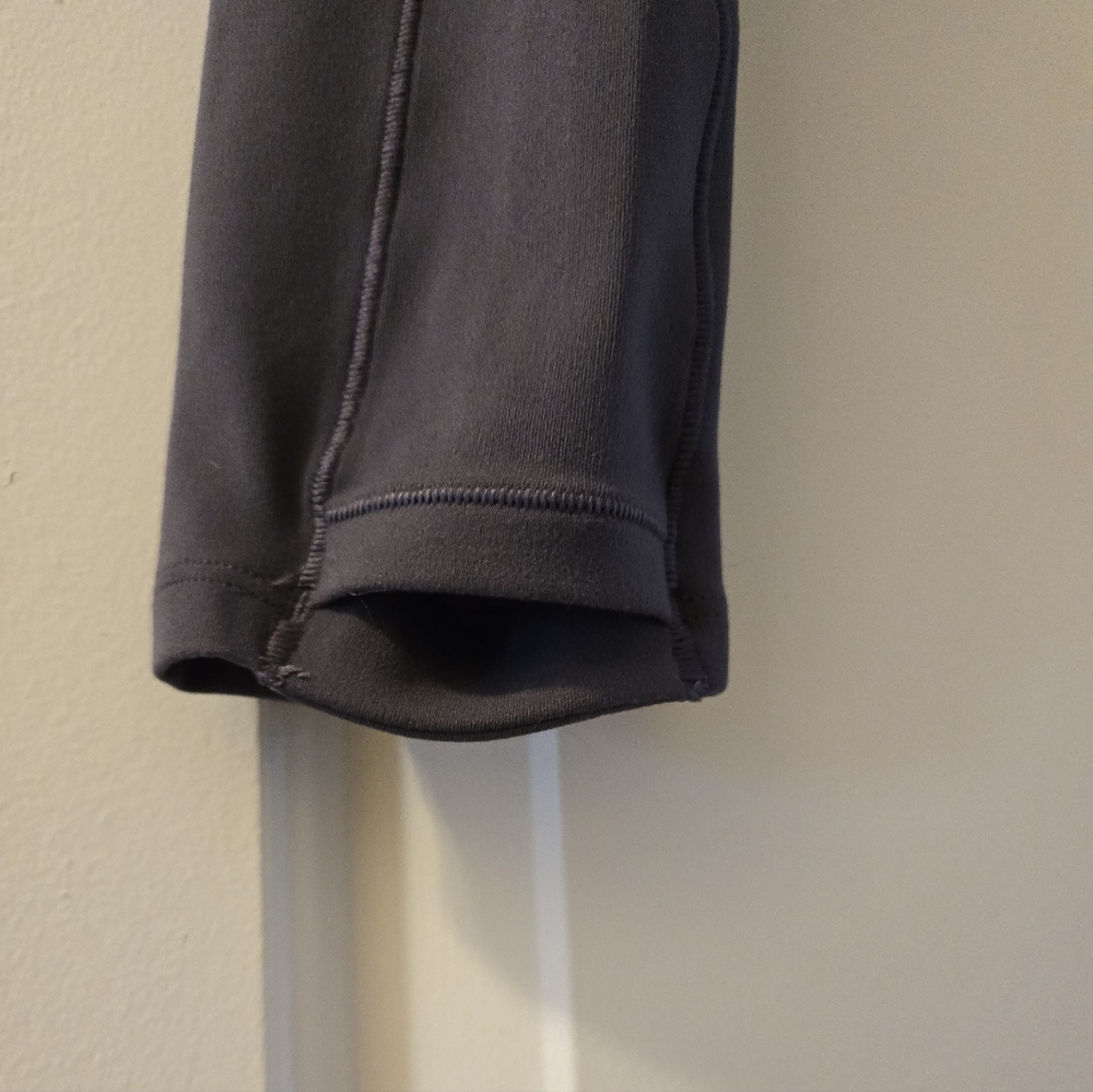 Athleta Transcend Top in Charcoal - Picture 4 of 5